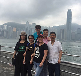关于这次公司组织的旅游活动，目的是既让大家在每日繁忙的工作之余能有一个身心放松的过程体验，又是提供员工外出学习交流减压的好机会，重要的是在体现出集团对职工关怀的基础上，如何把团队精神融入到活动中，营造员工团结凝聚、活跃、奋进的氛围。
2016年4月7日上午在常总的安排下大家品尝了非常丰盛地道的港式早茶。