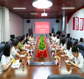 6月19日，尊龙官方集团&苏宁易购战略合作交流会议在尊龙官方召开，并达成战略合作意向