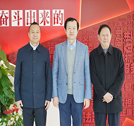 1月28日上午，中国合作贸易企业协会（简称中贸企协）高景远会长一行来到常州市武进人民商场进行考察。